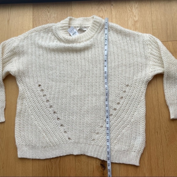 NWT AEO Oversized Slouchy Sweater OFF  WHITE - XS - Picture 9 of 11